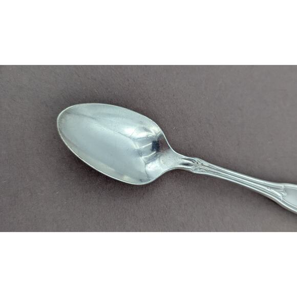 Canadian Pacific Railway Spoon Oneida LTD Silversmiths 6" Teaspoon - Picture 3 of 6